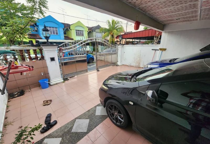 Fully Renovated @ Jasmine Park, Taman Putri, Kulai