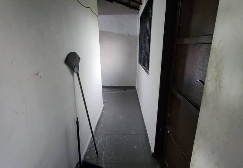 Fully Renovated @ Jasmine Park, Taman Putri, Kulai