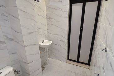 Fully Renovated @ Jalan Belibis, Taman Perling, Johor Bahru