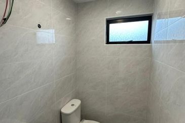 Fully Renovated @ Jalan Panti 6, Taman Bukit Tiram