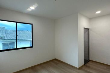 Fully Renovated @ Jalan Panti 6, Taman Bukit Tiram