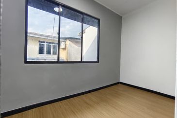 Unblock View @ Jalan Gelam, Taman Rinting, Masai