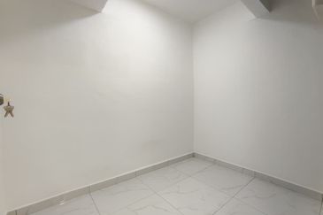 Unblock View @ Jalan Gelam, Taman Rinting, Masai