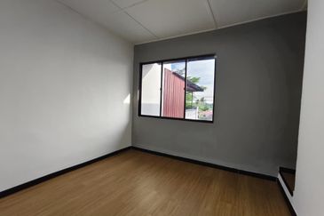 Unblock View @ Jalan Gelam, Taman Rinting, Masai