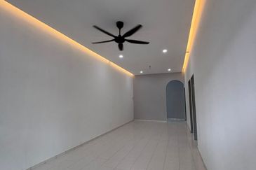 Jalan Putri, Taman Mohd Yassin, Simpang Renggam