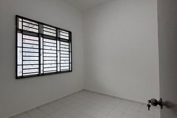 Jalan Putri, Taman Mohd Yassin, Simpang Renggam