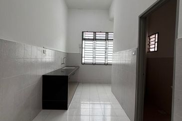 Jalan Putri, Taman Mohd Yassin, Simpang Renggam