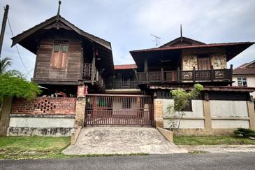 Corner Lot @ Jalan Pulai Perdana, Taman Sri Pulai Perdana