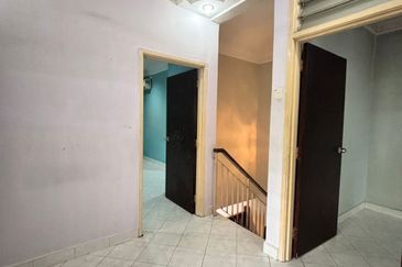 Corner Lot @ Jalan Pulai Perdana, Taman Sri Pulai Perdana