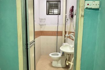 Corner Lot @ Jalan Pulai Perdana, Taman Sri Pulai Perdana