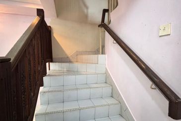 Corner Lot @ Jalan Pulai Perdana, Taman Sri Pulai Perdana