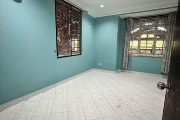 Corner Lot @ Jalan Pulai Perdana, Taman Sri Pulai Perdana