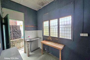 Jalan Sj 3/7 , Taman Seremban Jaya , 74500 Seremban, Senawang