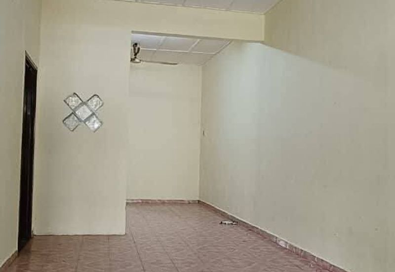 Jalan Mentari 1a/9, Bandar Mahkota,  Banting, Selangor