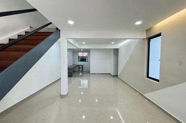 Corner Lot @ Jalan Pakis, Taman Handal, Senai