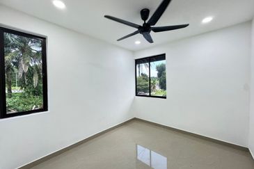 Corner Lot @ Jalan Pakis, Taman Handal, Senai