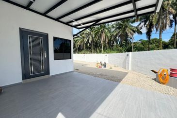 Corner Lot @ Jalan Pakis, Taman Handal, Senai