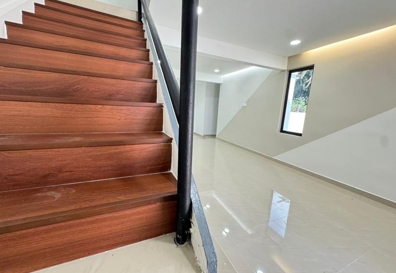 Corner Lot @ Jalan Pakis, Taman Handal, Senai