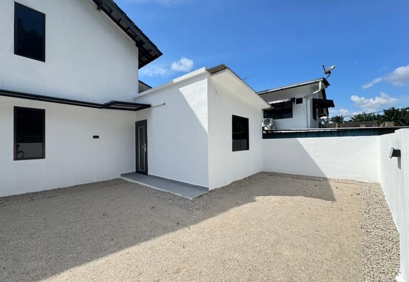 Corner Lot @ Jalan Pakis, Taman Handal, Senai