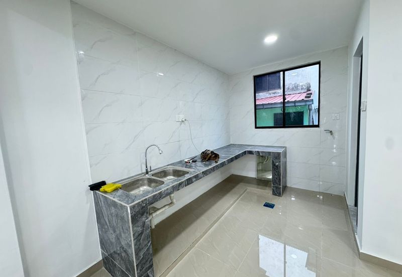 Corner Lot @ Jalan Pakis, Taman Handal, Senai