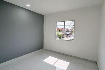 Jalan 8, Taman Sri Sungai Pelek , Sungai Pelek