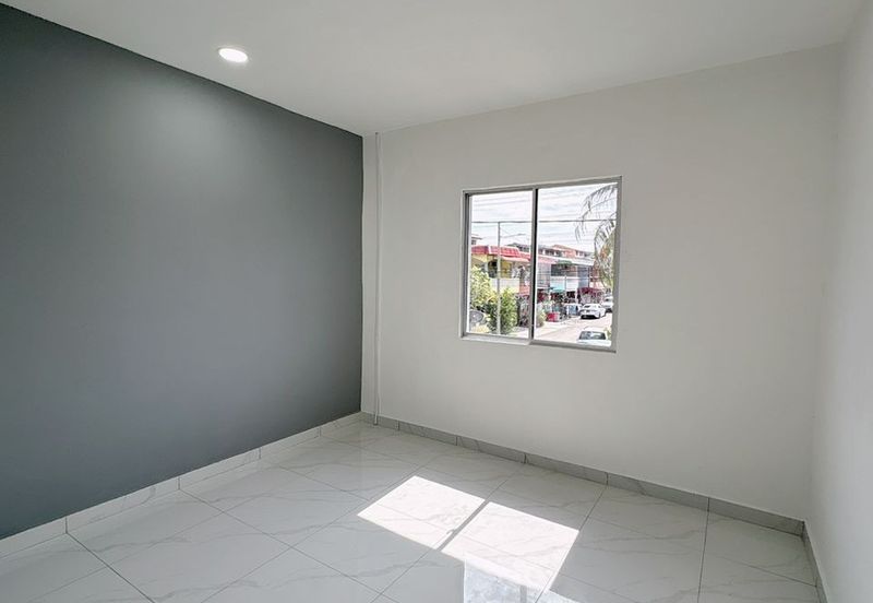 Jalan 8, Taman Sri Sungai Pelek , Sungai Pelek