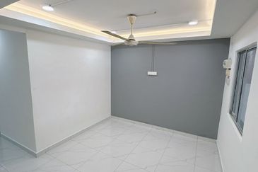 Jalan 8, Taman Sri Sungai Pelek , Sungai Pelek