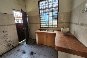 Jalan Kesang Desa 6 , Taman Desa Kesang