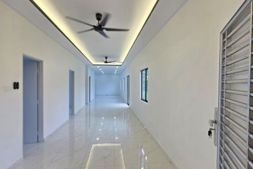 Fully Renovated @ Jalan Ria , Kampung Baru Lima Kedai