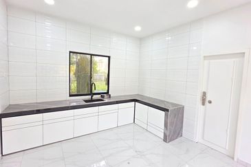 Fully Renovated @ Jalan Ria , Kampung Baru Lima Kedai