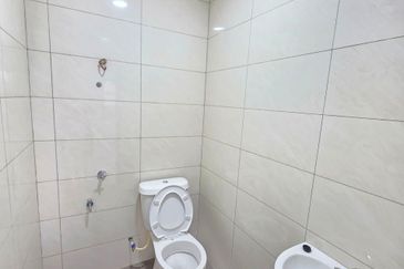 Fully Renovated @ Jalan Ria , Kampung Baru Lima Kedai