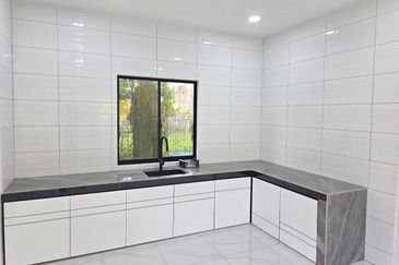 Fully Renovated @ Jalan Ria , Kampung Baru Lima Kedai