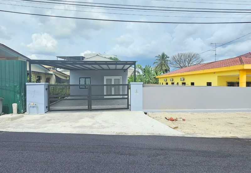 Fully Renovated @ Jalan Ria , Kampung Baru Lima Kedai