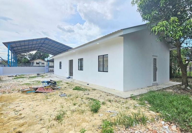 Fully Renovated @ Jalan Ria , Kampung Baru Lima Kedai