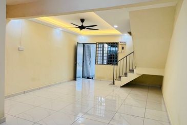 Jalan Midori, Taman Midori , Simpang Renggam