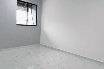 Fully Renovated @ Jalan Kemboja 5 , Taman Plentong