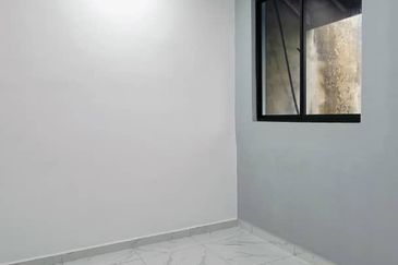 Fully Renovated @ Jalan Kemboja 5 , Taman Plentong