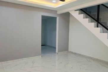 Fully Renovated @ Jalan Kemboja 5 , Taman Plentong