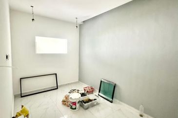 Fully Renovated @  Jalan 10/11, Taman Air Biru , Pasir Gudang