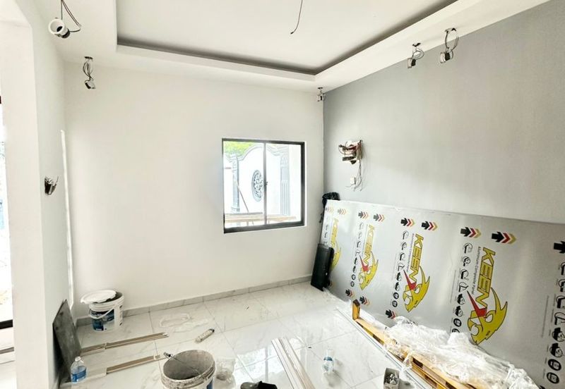 Fully Renovated @  Jalan 10/11, Taman Air Biru , Pasir Gudang