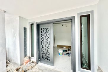 Fully Renovated @  Jalan 10/11, Taman Air Biru , Pasir Gudang