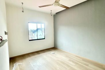 Fully Renovated @  Jalan 10/11, Taman Air Biru , Pasir Gudang