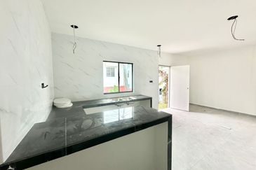 Fully Renovated @  Jalan 10/11, Taman Air Biru , Pasir Gudang