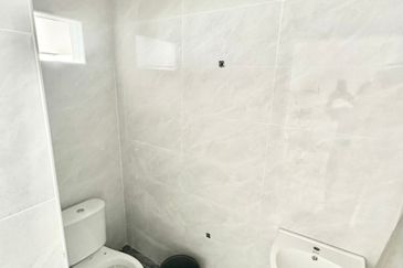 Fully Renovated @  Jalan 10/11, Taman Air Biru , Pasir Gudang