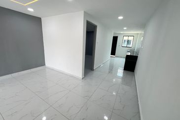 Fully Renovated @ Jalan Danau , Taman Desa Jaya