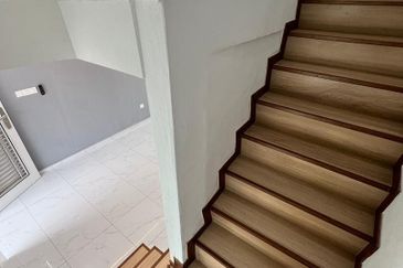 Fully Renovated @ Jalan Danau , Taman Desa Jaya