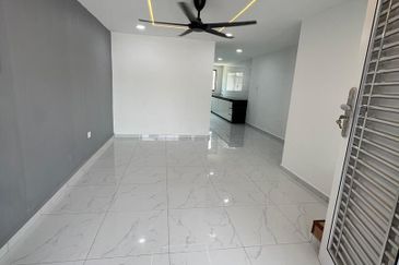 Fully Renovated @ Jalan Danau , Taman Desa Jaya