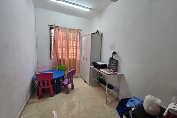 Jalan Nusaria , Taman Nusantara , Gelang Patah