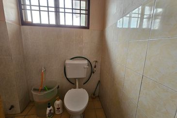 Jalan Nusaria , Taman Nusantara , Gelang Patah