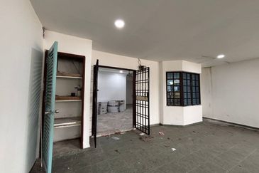 Jalan B/H7, Taman Banang Heights , Batu Pahat, Johor